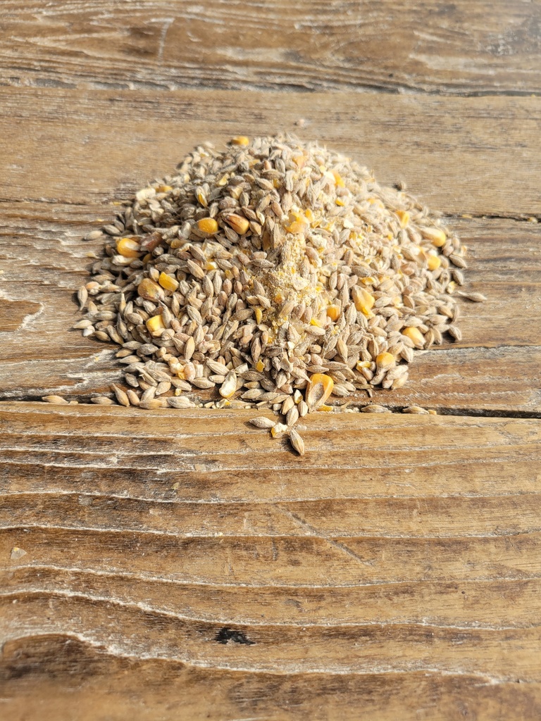 Farmer’s Blend Non-GMO Three Grain Scratch 50lbs 3 Grain Scratch
